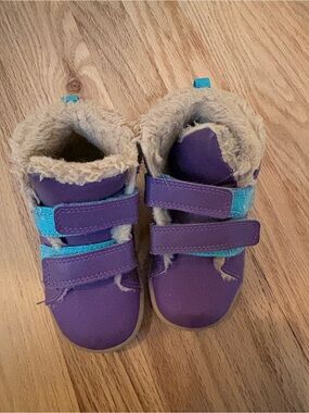 Kids Purple Faux-Fur Lined Hook & Loop Shoes